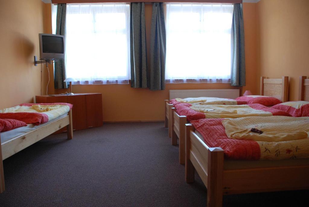 Hotel Marina Hermanuv Mestec Quarto foto